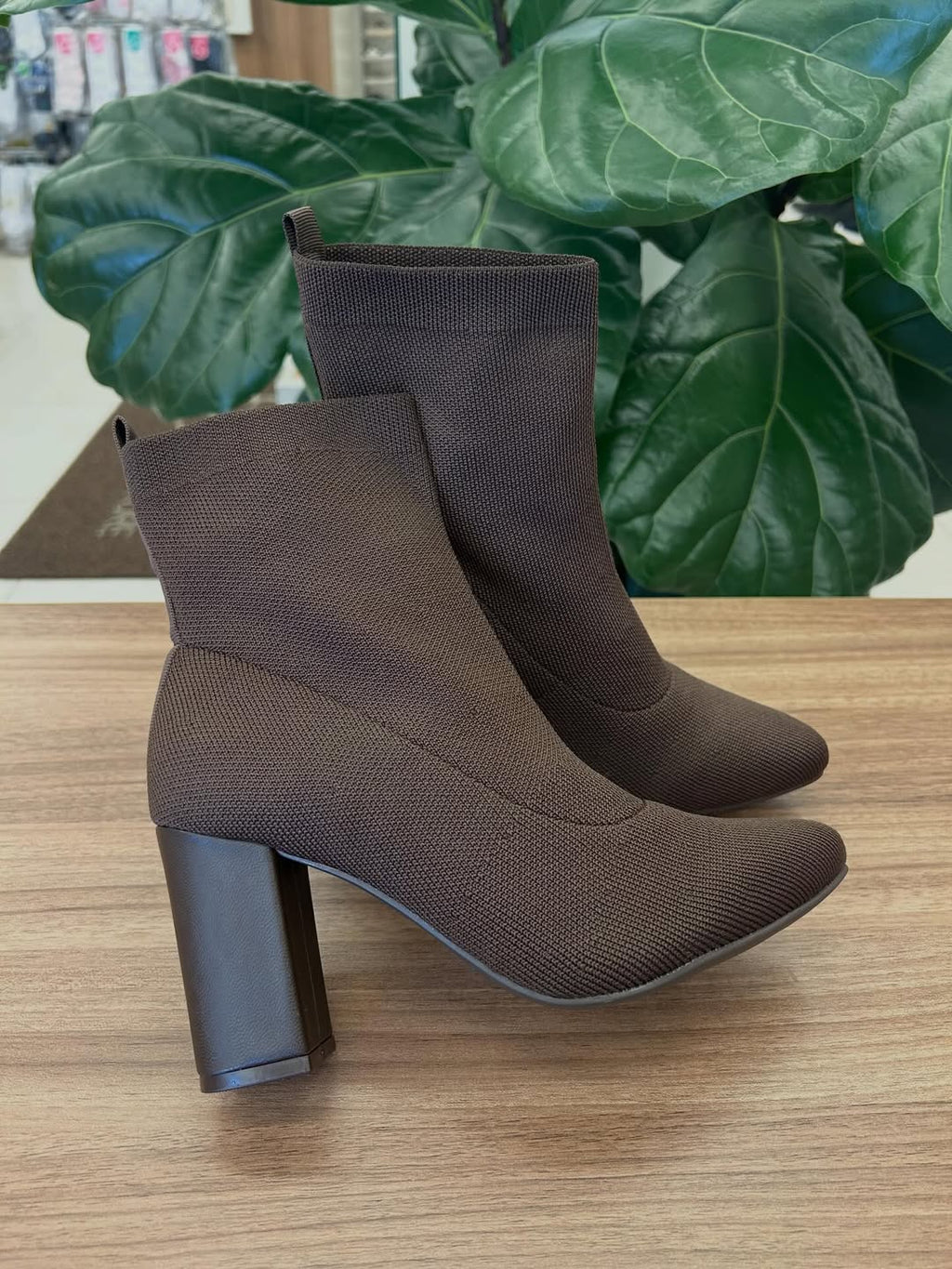 Bota Úrsula - Meia Brinde