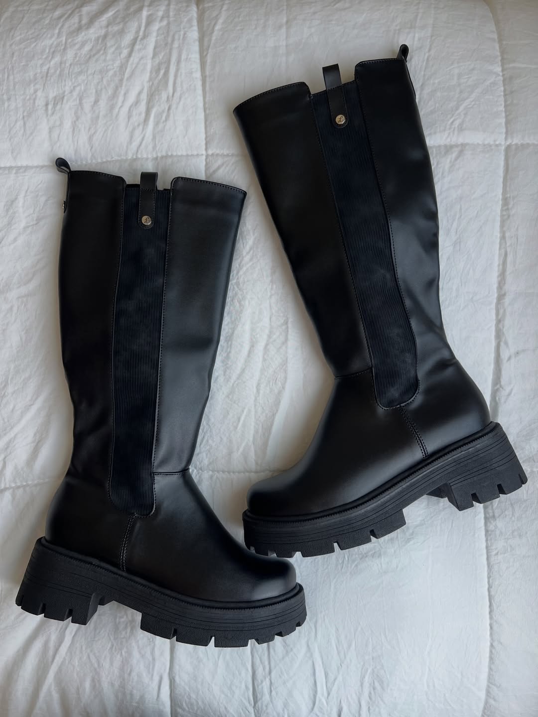 Bota Lilly - Meia Brinde