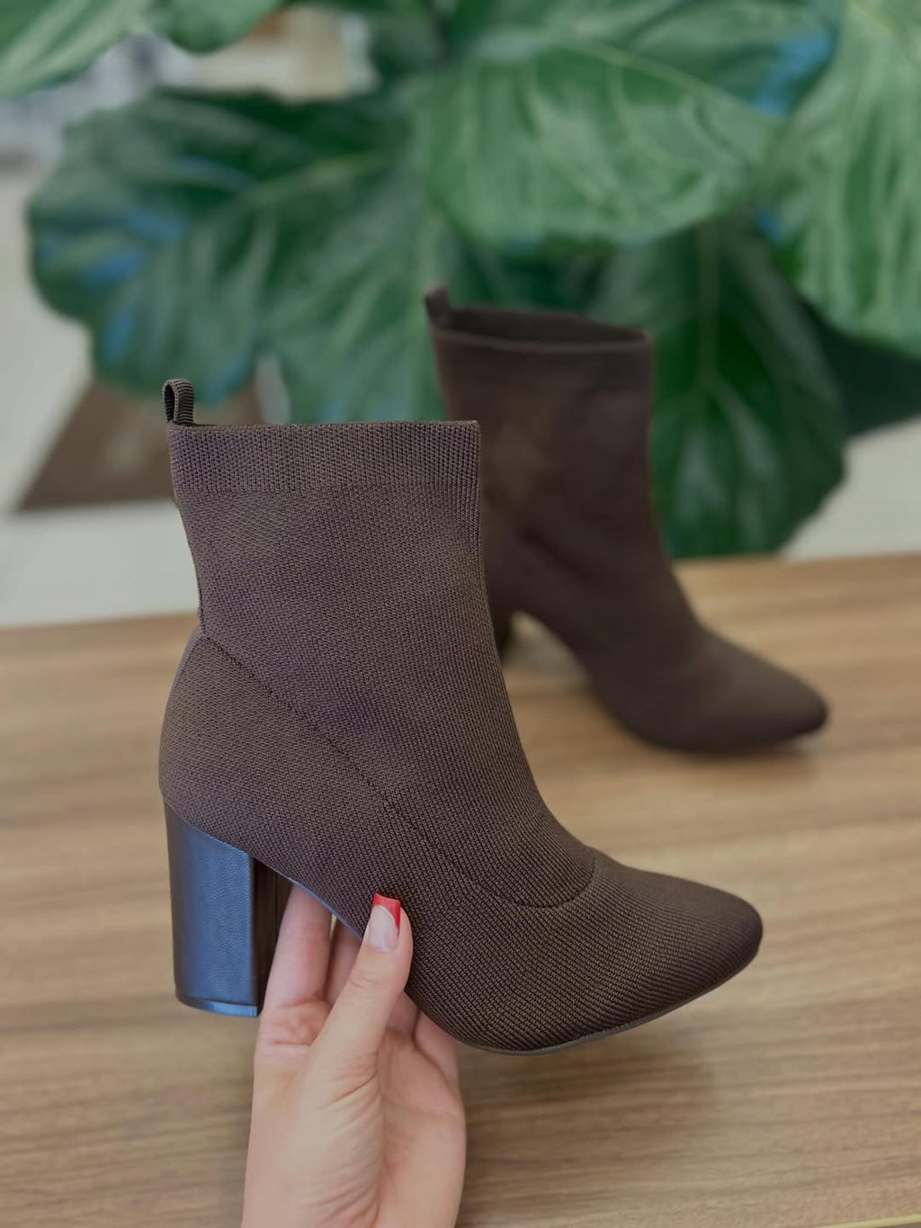 Bota Úrsula - Meia Brinde