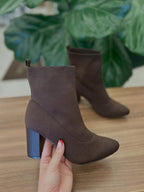Bota Úrsula - Meia Brinde