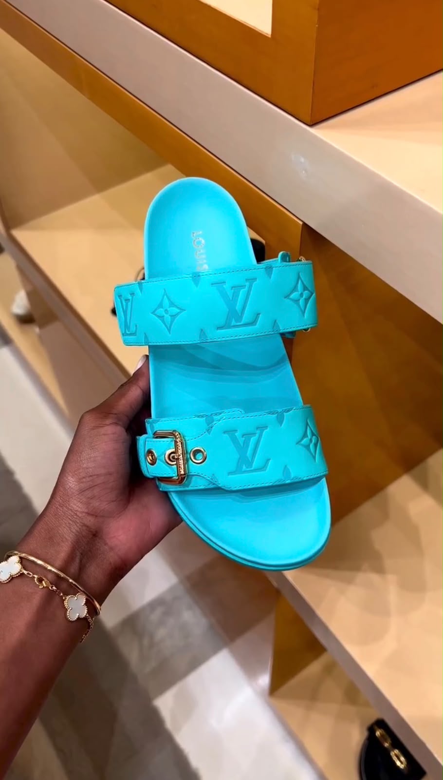 Sandália Feminina Slide Premium com Fivelas Ajustáveis