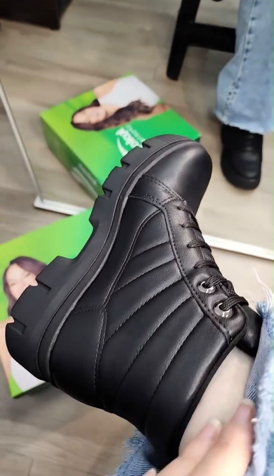 Bota Coturno Feminina Tratorada Premium – Elegância, Conforto e Estilo