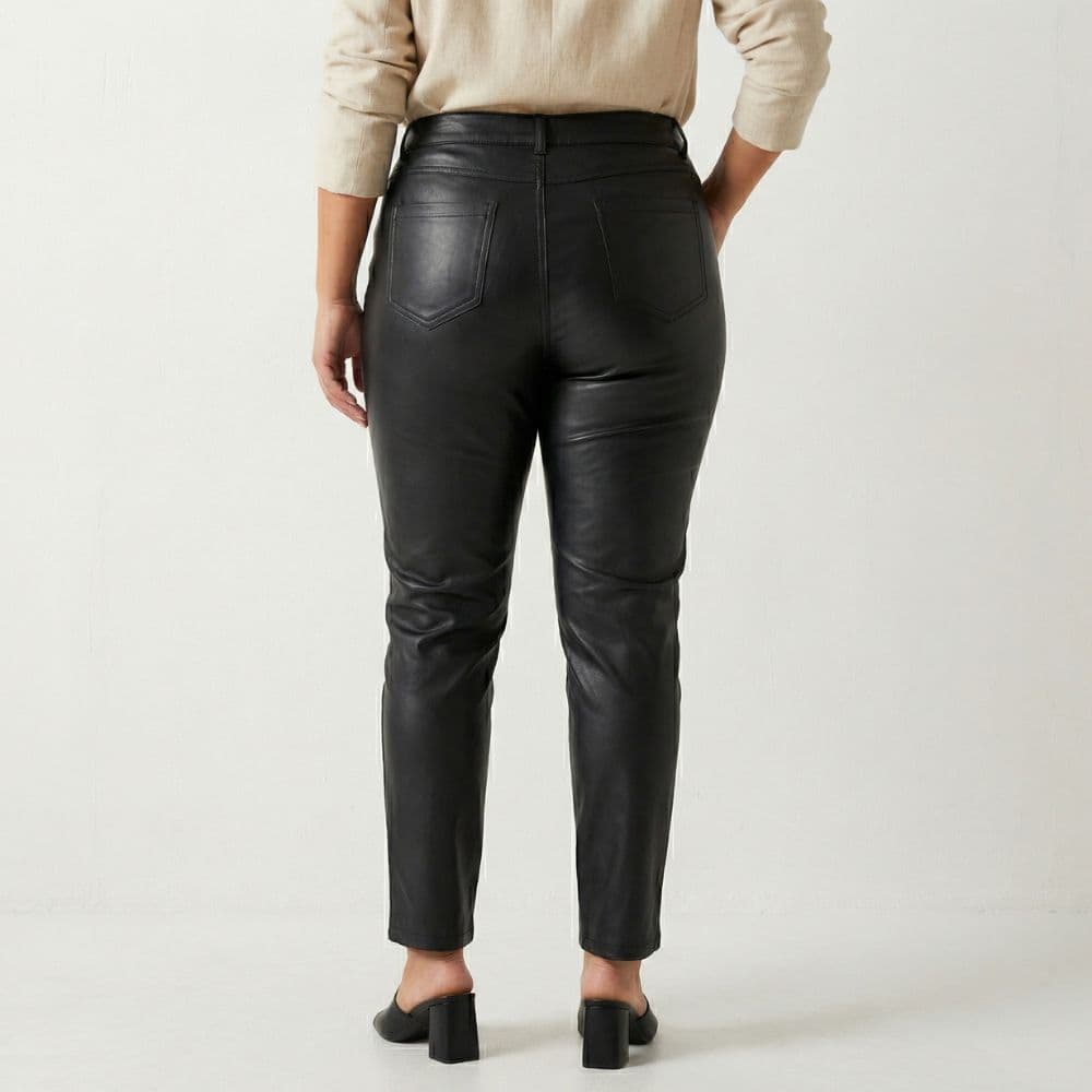Calça Resinada Preta
