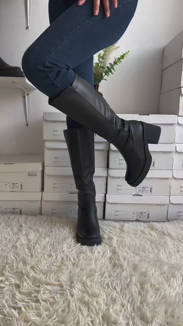 Bota Olívia - Meia Brinde